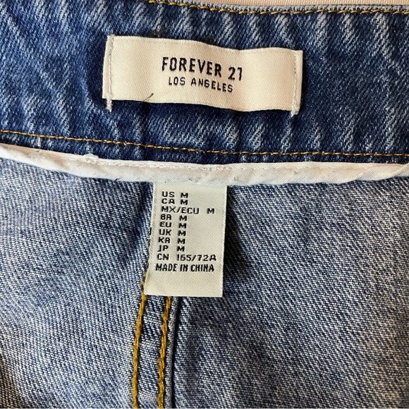 Forever 21 Medium Wash Denim Zip Up Mini Skirt Size Medium - Picture 13 of 13